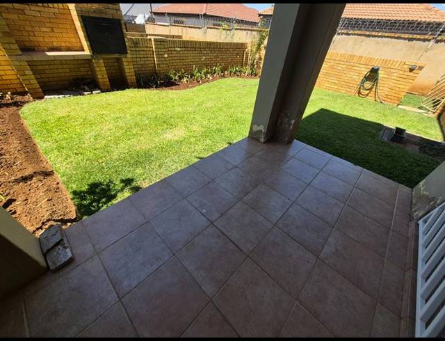 2 BEDROOM TOWNHOUSE FOR SALE IN MONTANA